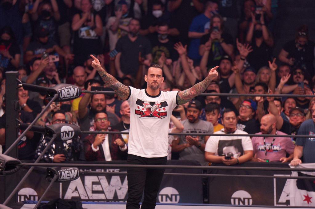 CM PUNK regresa en AEW Rampage y sacude al&nbsp;mundo